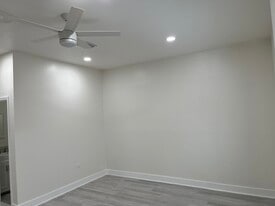 22452 SW 103rd Ct, Unit Studio in Cutler Bay, FL - Building Photo