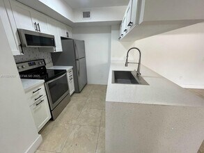 410 S Park Rd in Hollywood, FL - Building Photo - Building Photo