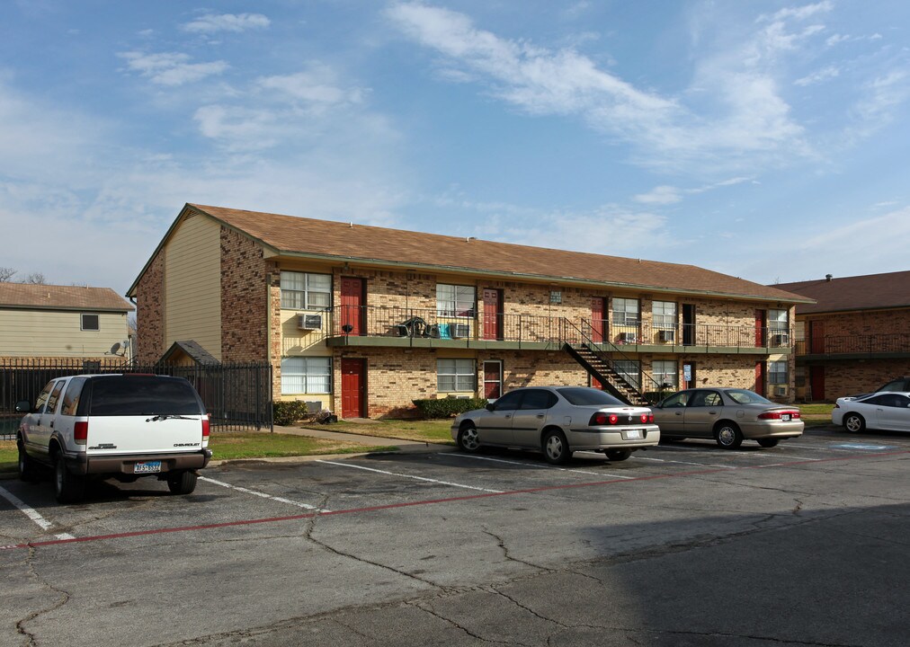 Quail Oaks in Mesquite, TX - Foto de edificio