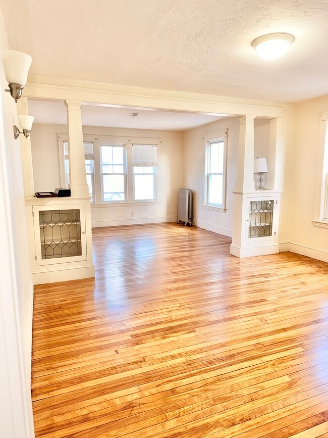 52 Fairfax Rd, Unit 1 in Worcester, MA - Foto de edificio - Building Photo