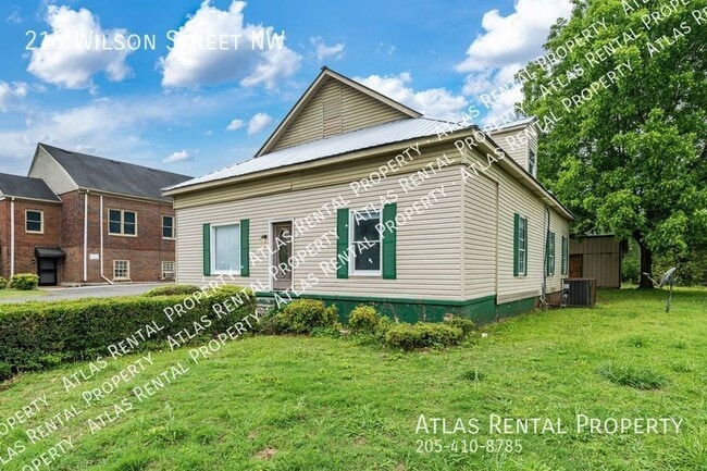 213 Wilson St NW in Decatur, AL - Foto de edificio - Building Photo