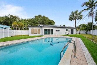 421 S 56th Ter in Hollywood, FL - Building Photo - Building Photo