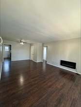 1402 S Sycamore St in Santa Ana, CA - Foto de edificio - Building Photo