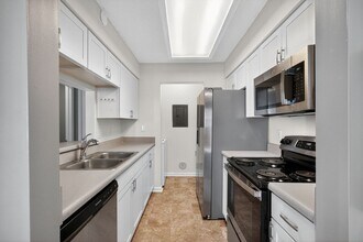 3830 New River Reach in Portsmouth, VA - Foto de edificio - Building Photo