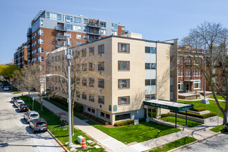 Claridge Hall in Milwaukee, WI - Building Photo - Building Photo