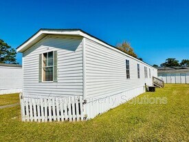 120 Zack Cir in Jacksonville, NC - Building Photo