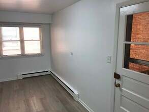 5552 W Edmunds St in Chicago, IL - Building Photo - Building Photo