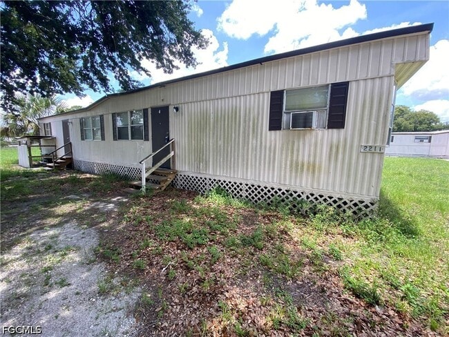 property at 2211 Cantor Ln