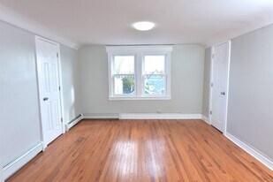 173 Watson Ave in West Orange, NJ - Building Photo