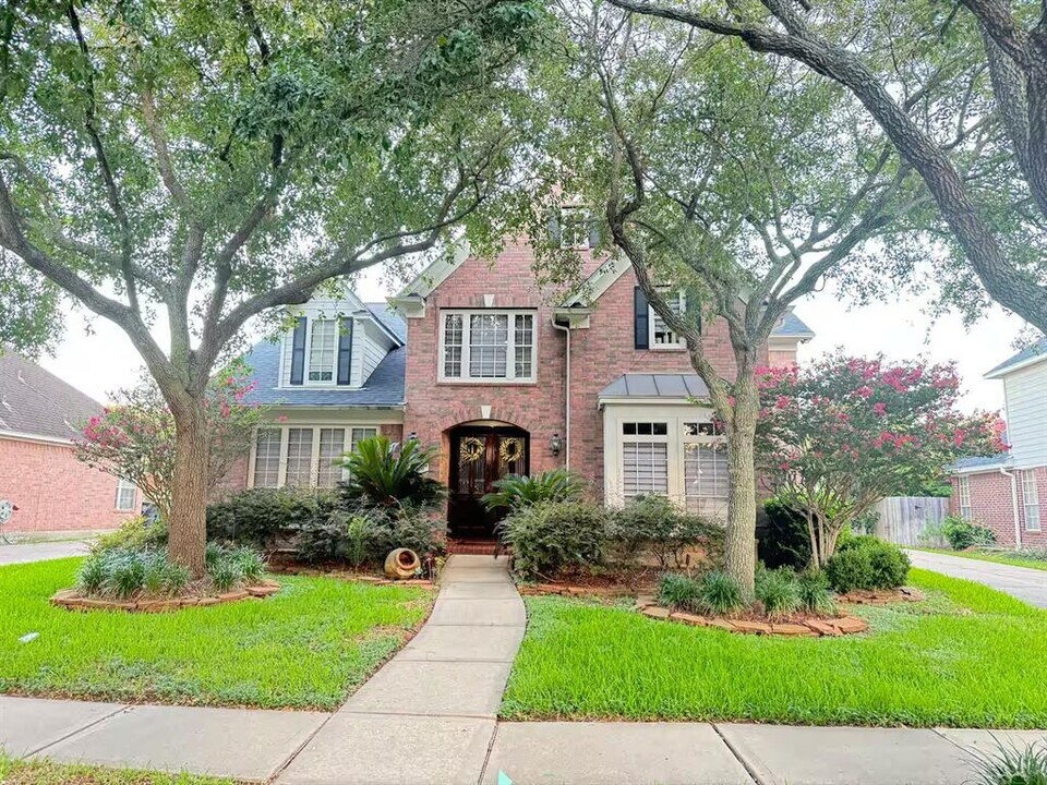 1506 Meadow Glade Ct in Sugar Land, TX - Building Photo