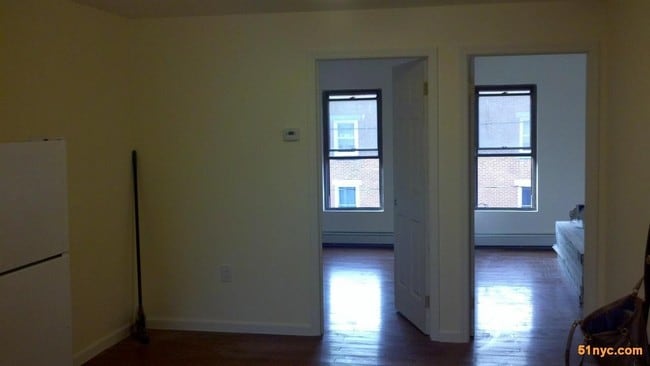 227 8th St in Jersey City, NJ - Building Photo - Building Photo