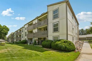 7332 S Xenia Cir in Centennial, CO - Building Photo