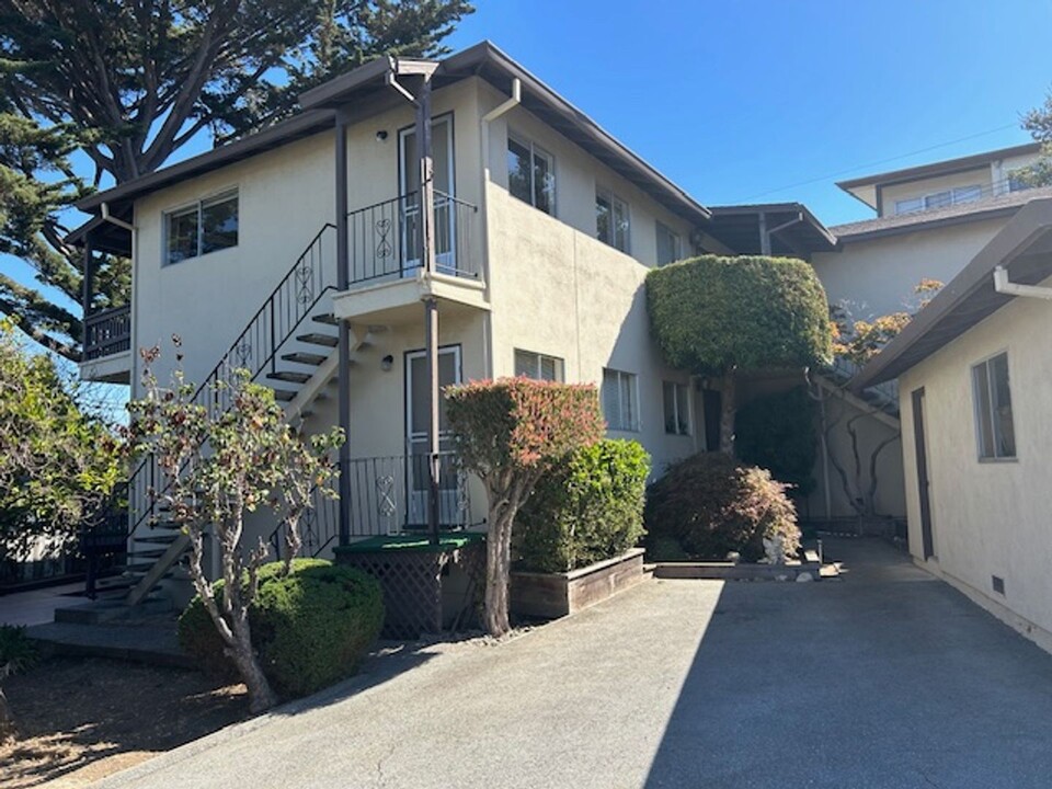 170-172 44th Ave in San Mateo, CA - Building Photo