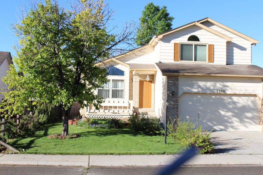 2350 Moorgate Dr in Loveland, CO - Foto de edificio