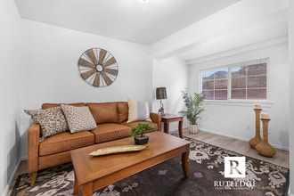 454 Rogue River Hwy in Gold Hill, OR - Building Photo - Building Photo