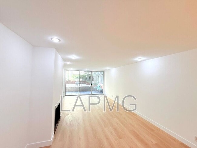 1745 Camino Palmero St in Los Angeles, CA - Building Photo - Building Photo