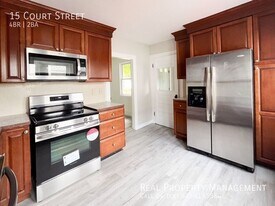 15 Court St in Dover, NH - Building Photo