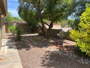7453 W Sonesta Dr in Tucson, AZ - Building Photo - Building Photo