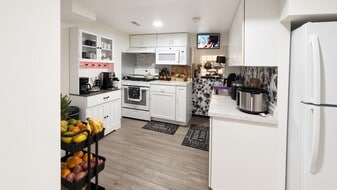 2840 N Rutherford Ave, Unit Garden in Chicago, IL - Building Photo