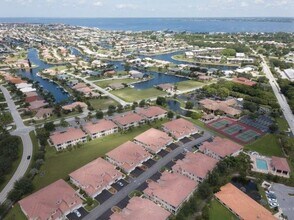 240 West End Dr in Punta Gorda, FL - Building Photo - Building Photo
