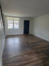 922 Poplar Ave in Glenolden, PA - Building Photo - Building Photo