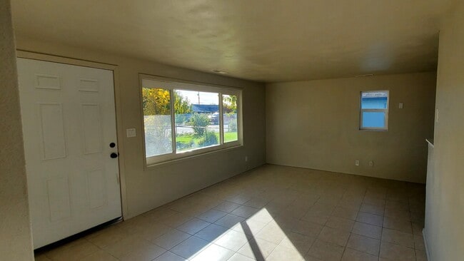 property at 1907 W Shoshone St