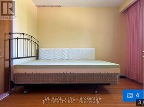 135 Estelle Ave in Toronto, ON - Building Photo - Building Photo