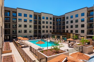 The Quincy at Kierland in Scottsdale, AZ - Building Photo - Building Photo