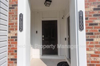 17002 Beveridge Dr in Dumfries, VA - Building Photo - Building Photo