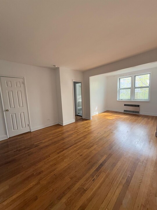 41-50-50 78th St in Queens, NY - Building Photo