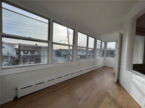 27 S Devoe Ave in Yonkers, NY - Building Photo - Building Photo