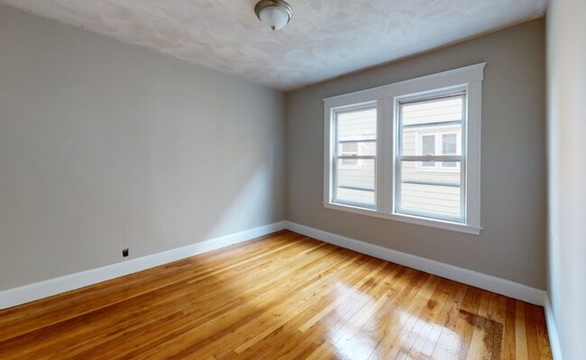 280 McGrath Hwy, Unit 3 in Somerville, MA - Foto de edificio - Building Photo