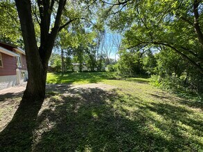 318 16th Ave W, Unit B in Menomonie, WI - Building Photo - Building Photo