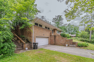 1035 Newport Rd in Ann Arbor, MI - Building Photo - Building Photo