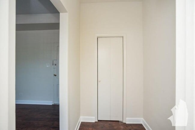 property at 3345 N Marshfield Ave