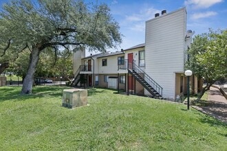 6646 E Lovers Ln in Dallas, TX - Building Photo - Building Photo