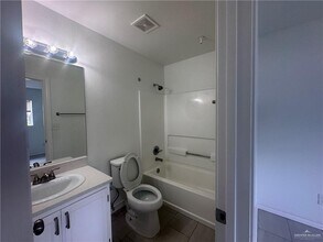 6504 S Venus Ln in Pharr, TX - Building Photo - Building Photo