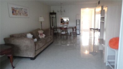 8450 Sunrise Lakes Blvd-Unit -207 in Sunrise, FL - Building Photo - Building Photo