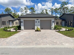 5826 Jasper Dr in Naples, FL - Building Photo - Building Photo