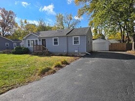 2414 Emlong St in Joliet, IL - Building Photo