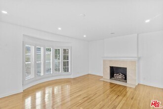 920 Carrillo Dr in Los Angeles, CA - Building Photo - Building Photo