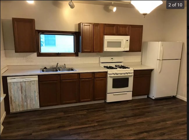 933 Webster St in Iowa City, IA - Building Photo - Building Photo