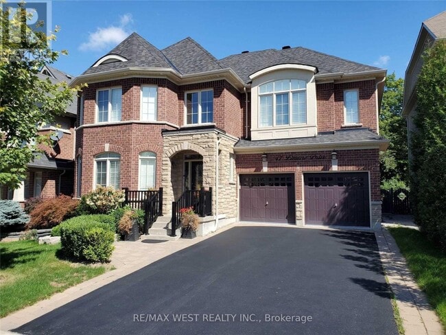 property at 47 Linacre Dr