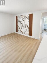 1024 King St E in Hamilton, ON - Building Photo - Building Photo