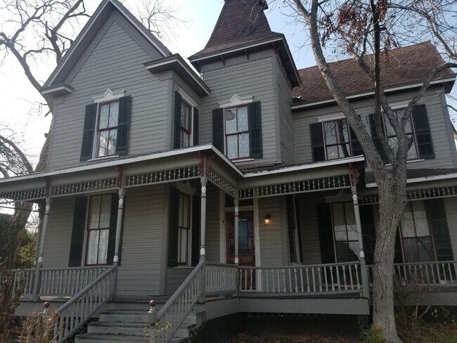 619 Washburn St, Unit #1 in Taylor, TX - Building Photo - Building Photo