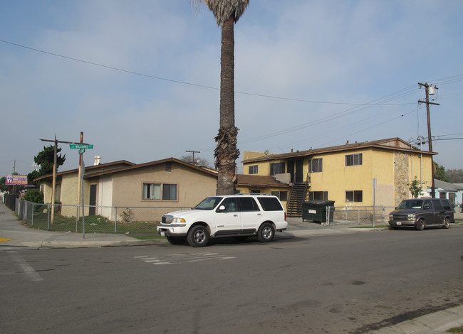 4723 E Rosecrans Aly in Compton, CA - Foto de edificio - Building Photo