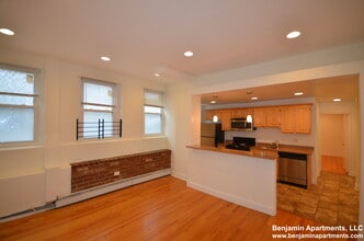 1301 Commonwealth Ave, Unit 3A in Boston, MA - Building Photo - Building Photo