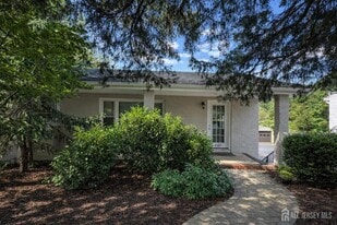 445 US-202 in Flemington, NJ - Building Photo