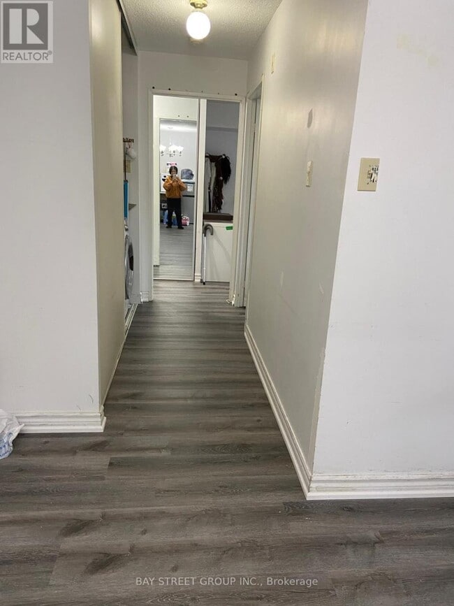 4 Park Vista in Toronto, ON - Building Photo - Building Photo