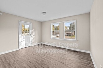 2423 Circle Dr in Hueytown, AL - Building Photo - Building Photo
